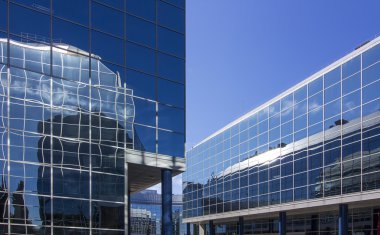 modern cam ile lots-in ışık ve yansımaları oluşturma