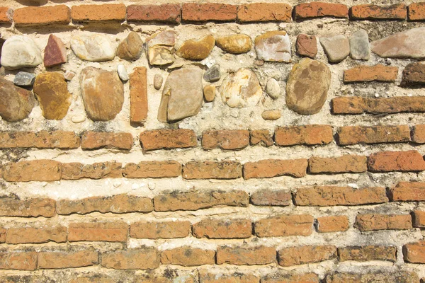 Fundo simétrico ou textura parede de tijolo velho século XV — Fotografia de Stock