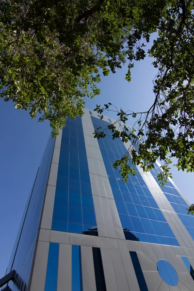 MADRID, SPAIN OCT 15: Modern building with glass architecture on — Stock Photo, Image