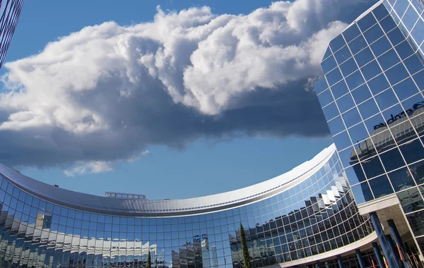 MADRID, SPAIN OCT 15: Modern building with glass architecture on — Stock Photo, Image