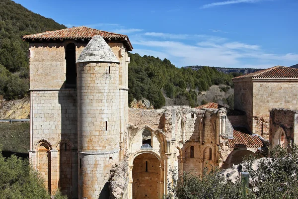 Ruinas de San Pedro de Arlanza en la provincia de Burgos, España — Foto de Stock