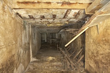 terk edilmiş bir tünel çıkmak benim