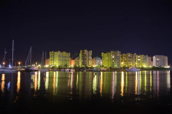 Località balneare notturna a Cartagena, Spagna — Foto Stock