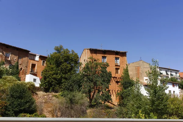 Casas de lama e cimento aldeia agrícola em Ibdes, Espanha — Fotografia de Stock