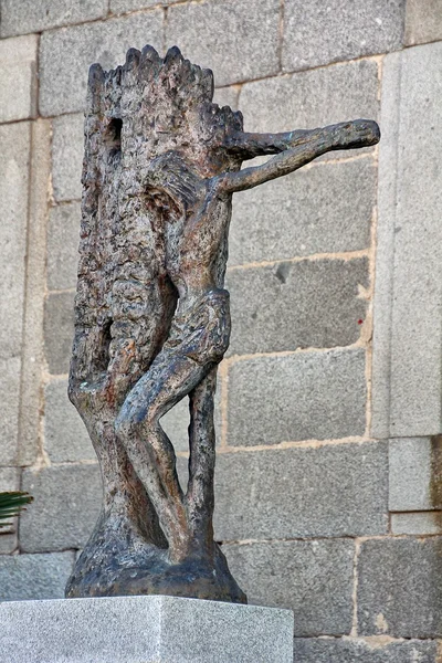 Figuras alrededor de la catedral de la ciudad Ávila, España — Foto de Stock