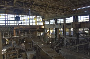 terk edilmiş kömür işleme makineleri üretmektedir