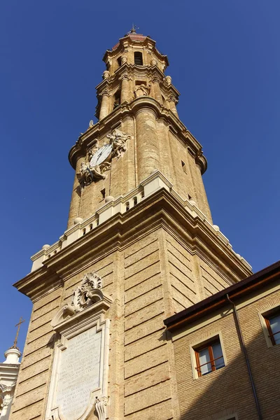 Katedrála la SEO, na slavné náměstí del pilar, zaragoza, sp — Stock fotografie