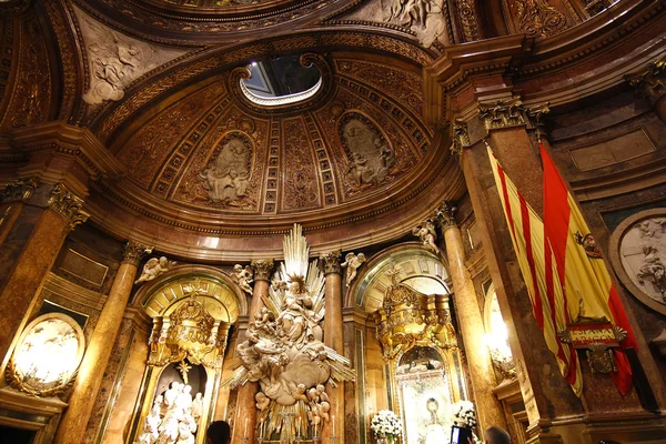 Interior of Cathedral Basilica of Nuestra Senora del Pilar, bui — Stock Photo, Image