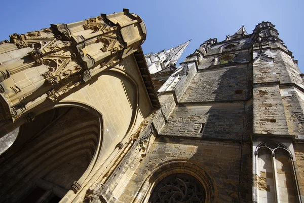 Catedral durante el día en Bayona, Francia — Foto de Stock