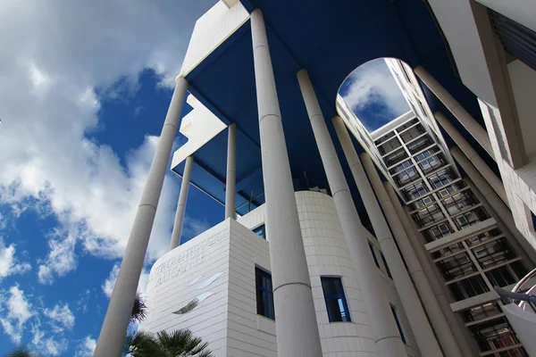 ALICANTE, SPAIN OCT 20: modern architecture in a building with l — Stock Photo, Image