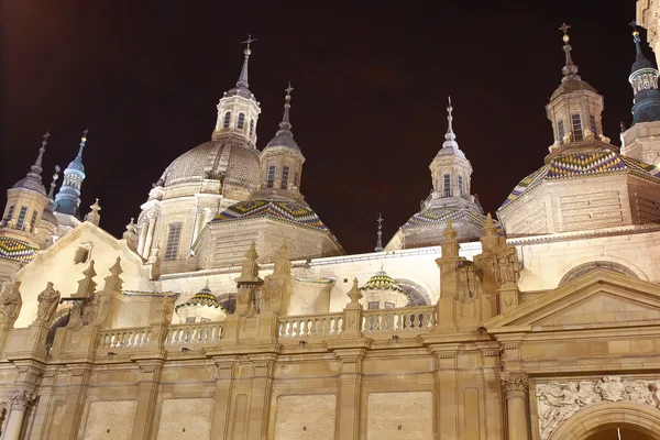 Night Cathedral Basilica of our Lady of the pillar built in the — Stock Photo, Image