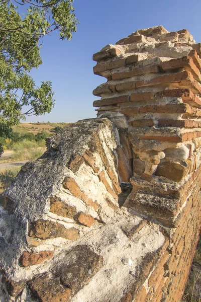 Antické ruiny v červených cihel — Stock fotografie