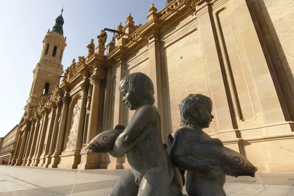 Sculptures in the plaza del pilar, next to the Cathedral of Zara — Zdjęcie stockowe