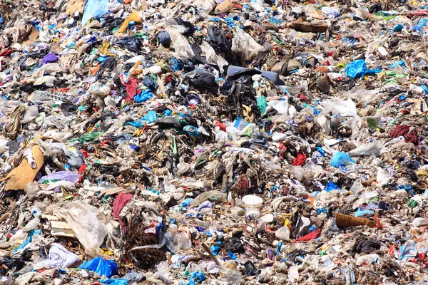 arka plan binlerce çöp torbaları