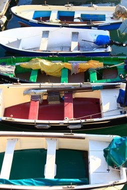Motor güzel renkler birçok kürekli tekneler ve balıkçılık