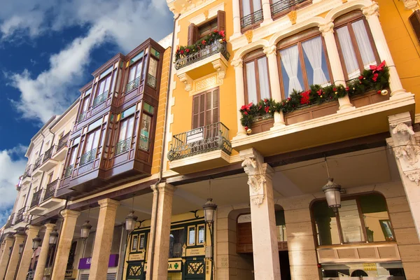 Calles y edificios típicos de la ciudad de Palencia, España — Foto de Stock