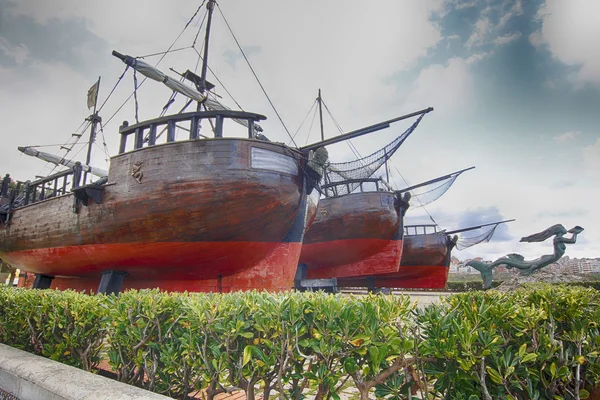Vieja caravana de barcos piratas — Foto de Stock