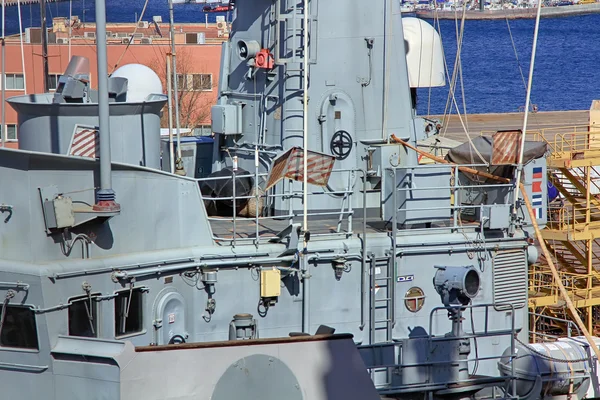 Detalhes da cobertura de um navio de guerra moderno — Fotografia de Stock