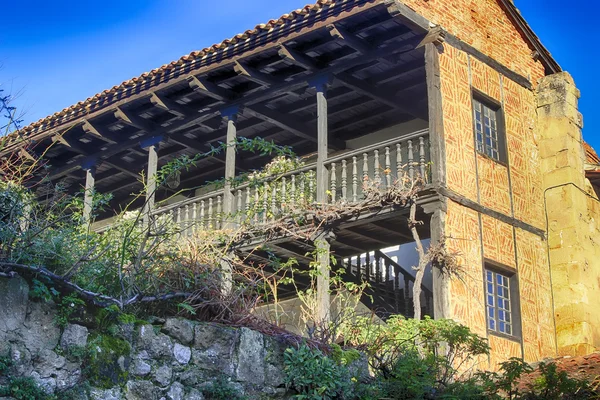 Typische huizen in de wereld erfgoed-stad van santillana del mar, — Stockfoto