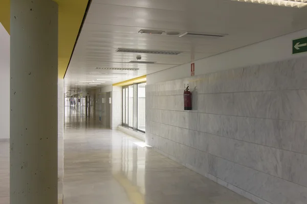 Remek hely, modern Kórház folyosón — Stock Fotó