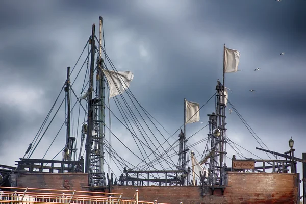 Vieja caravana de barcos piratas — Foto de Stock