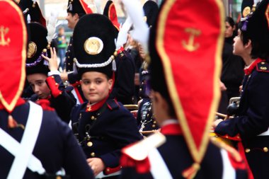 Cartagena, İspanya mar 25: kazık evenin ile parading asker
