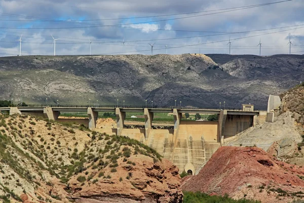 Kleine dam in een gebied desertica — Stockfoto