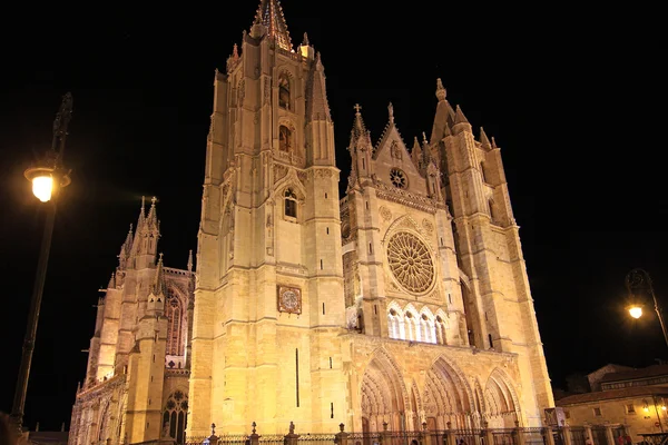 Leon Cathedral at night, in Leon Spain — Stock Photo, Image