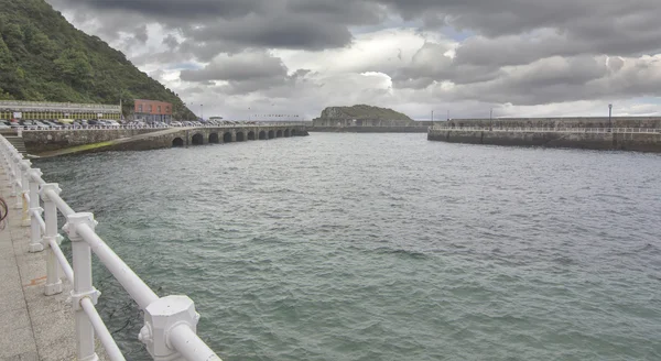 Promenada burzy pewnego dnia cudillero, Hiszpania — Zdjęcie stockowe