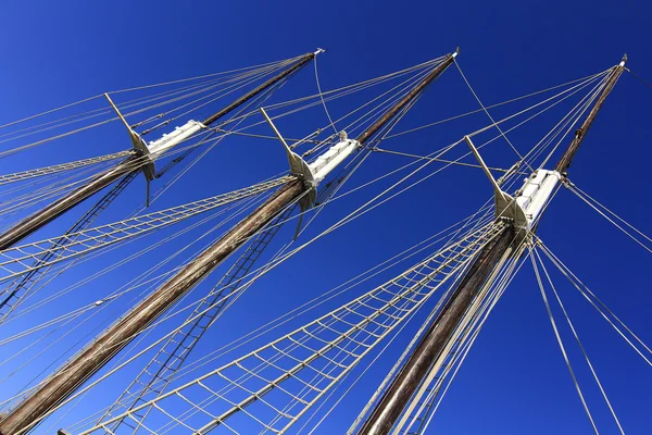 Grote masten van oude zeilschip — Stockfoto