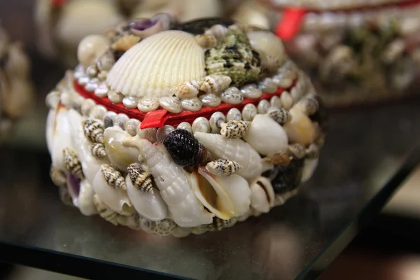 Box lined with decorative shells — Stock Photo, Image