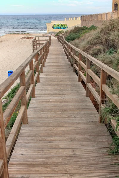 Boardwalk genom sanddyner — Stockfoto
