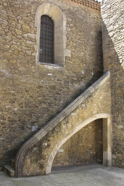 Vieux bâtiment en pierre dans la vieille ville d'Oviedo, Espagne — Photo