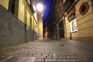 leon, İspanya ortaçağ sokaklarında gece görüntüsü