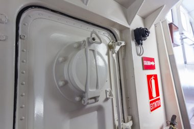 hava geçirmez kapak kapı bir gemi
