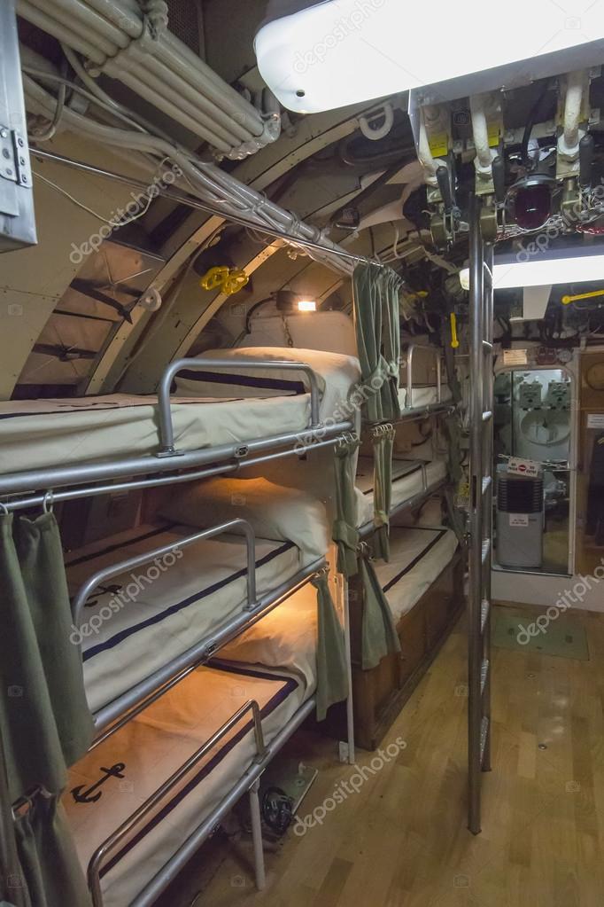 Submarine bunk bed Bunk beds in an old submarine sailors — Stock