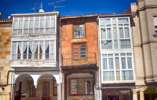 Casas típicas de pessoas famosas Aguilar de Campo, Espanha, famoso — Fotografia de Stock