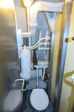 küçük su, eski bir denizaltı