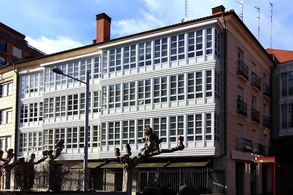 Gator och byggnader som är typiskt för staden palencia, Spanien — Stockfoto