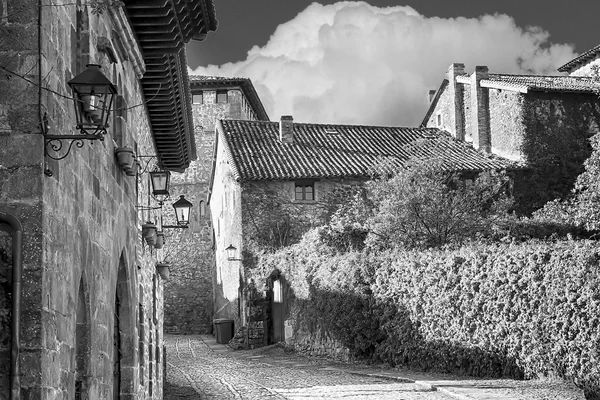 Straßen typisch für das alte Weltkulturerbe Dorf santillana del — Stockfoto