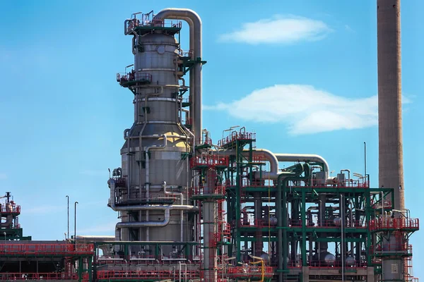 Pipes thousand colors in a modern oil refinery — Stock Photo, Image