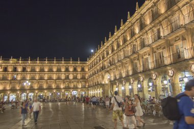 İspanya'nın Oviedo, 27 Temmuz 2013: sa plaza mayor genç atın