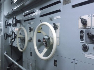 Eski denizaltı savaş elektrik kontrol paneli