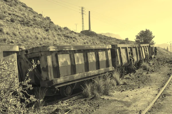 Vagonlar terk edilmiş kömür madeni — Stok fotoğraf