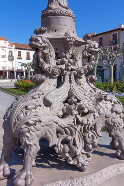 Detalle de las farolas en la Plaza de Cervantes de Alcalá d —  Fotos de Stock