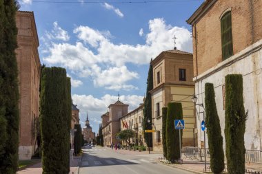 sokakları ve eski binalar, şehir, alcala de henares, spai