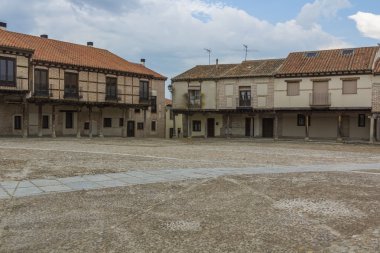 ünlü plaza mudejar tarzı, pasajlar (plaza de la villa)