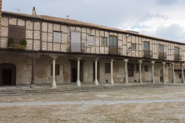 ünlü plaza mudejar tarzı, pasajlar (plaza de la villa)