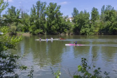 Valladolid, İspanya - 5 Nisan: katılan kanocu aileler 