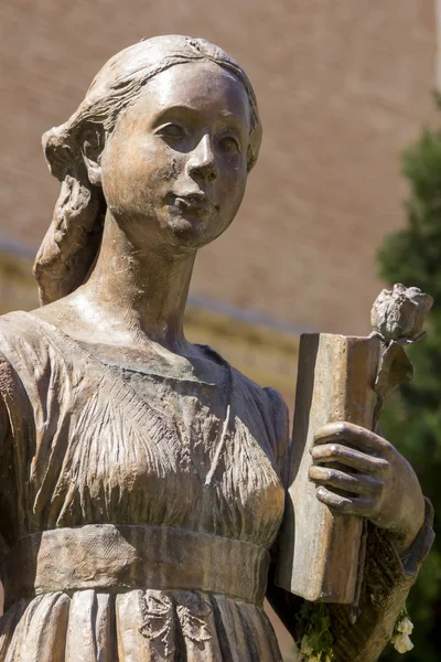 Статуя Катерина Арагонська 1485 1536 королева Англії — стокове фото